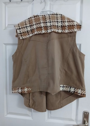 suretiyle Kumaş Detaylı Bej Kadın Yelek - Görsel 3