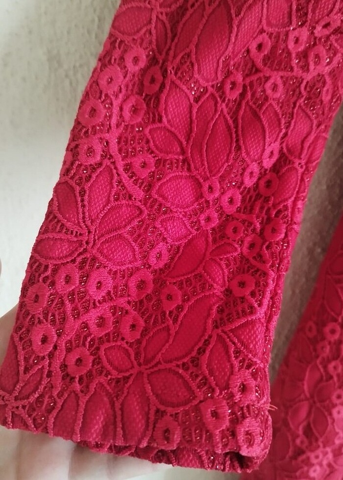 Kırmızı elbise - Görsel 4