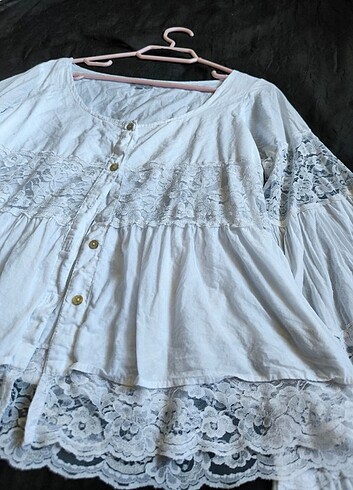 Beyaz gömlek  - Görsel 4