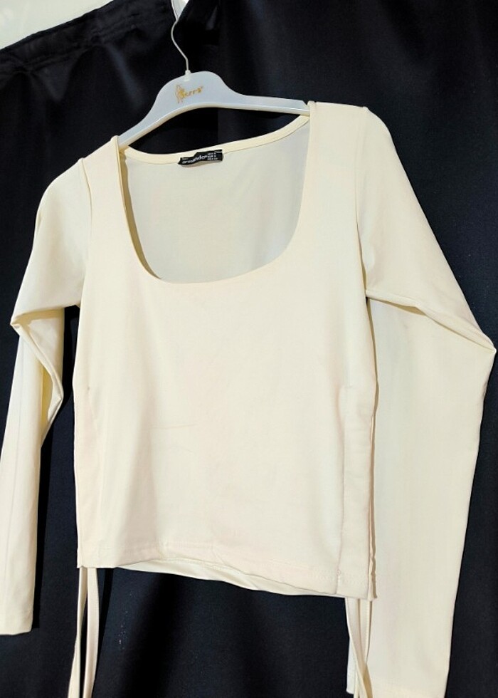  Büzgülü Bluz crop - Görsel 2