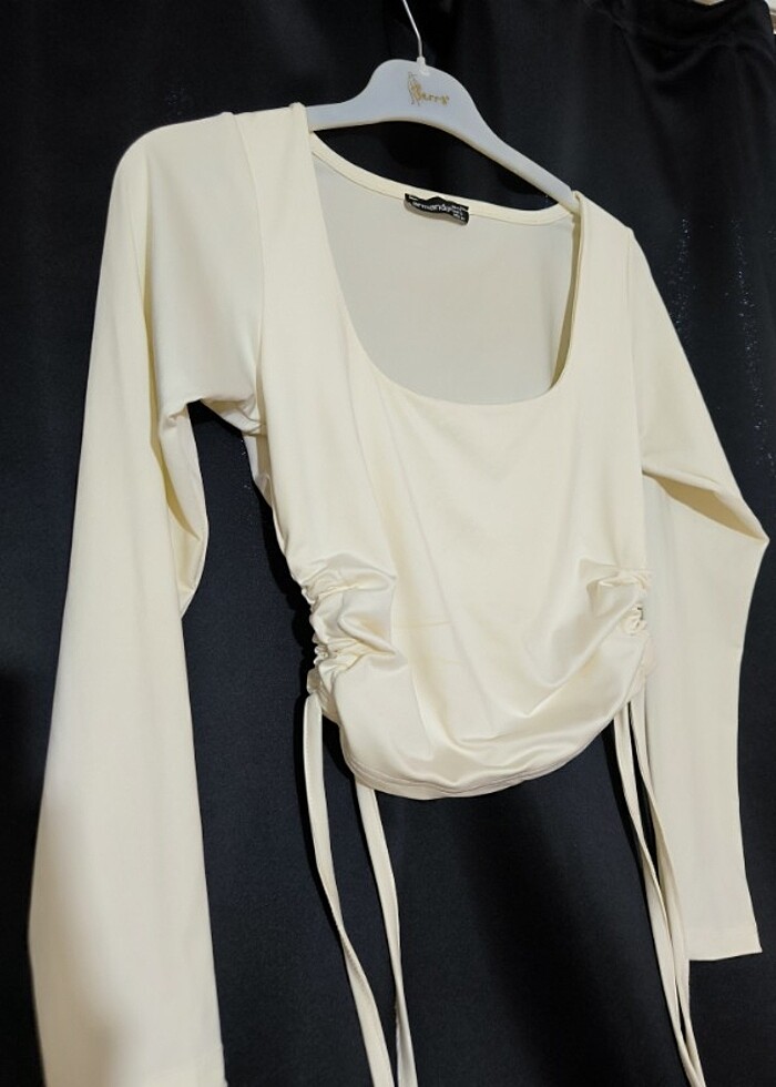  Büzgülü Bluz crop - Görsel 4