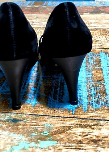Siyah süet topuklu ayakkabi - Görsel 5