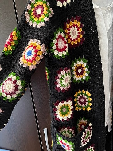 El örgüsü motifli hırka - Görsel 2