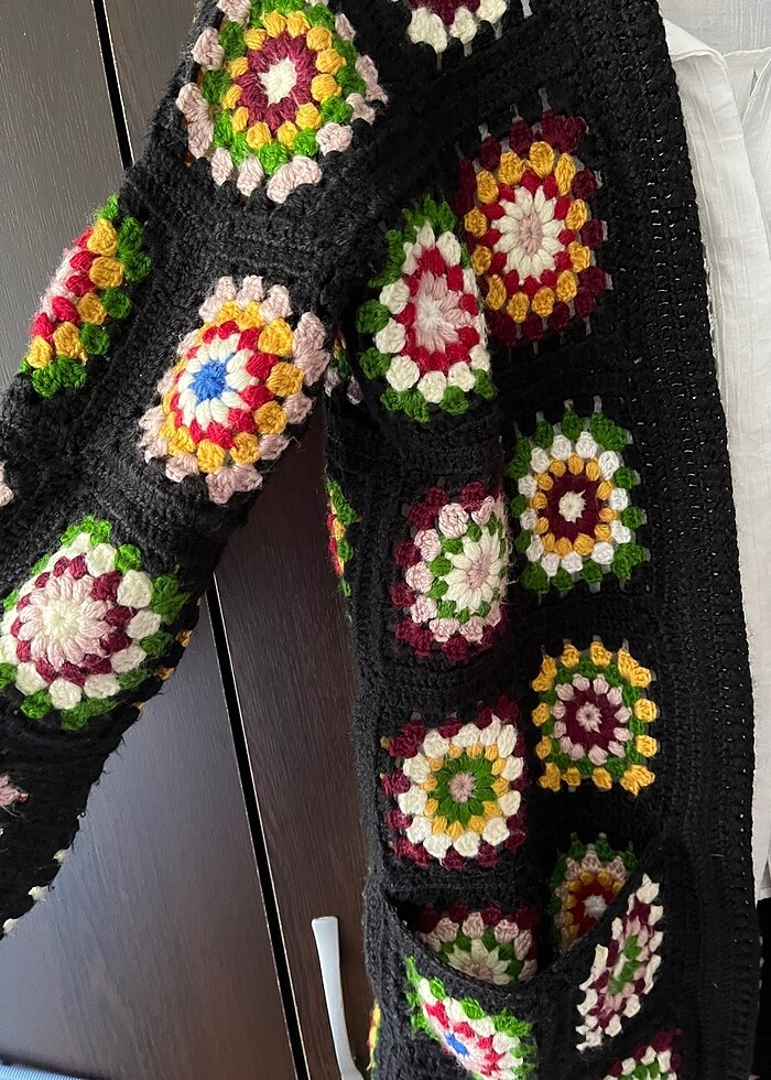 El örgüsü motifli hırka - Görsel 2