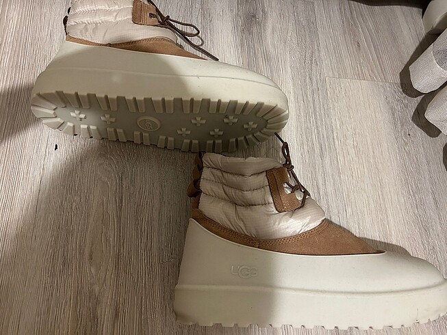 41 Beden Ugg bot