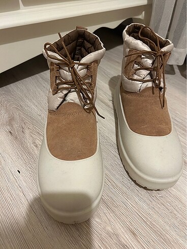 Ugg bot