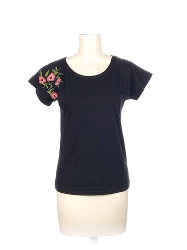 PreLoved T-shirt %70 İndirimli.