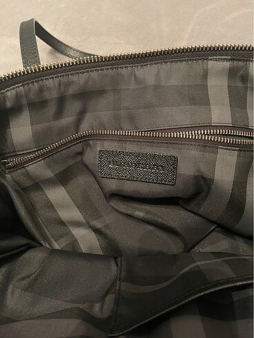 Burberry İstinye parktan aşınmıştır