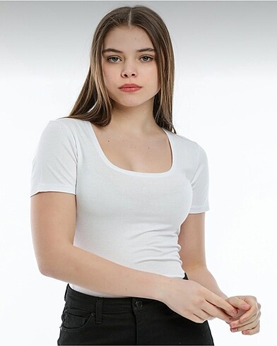 m Beden Beyaz Kare Yaka Kısa Kol Basic Body Badi