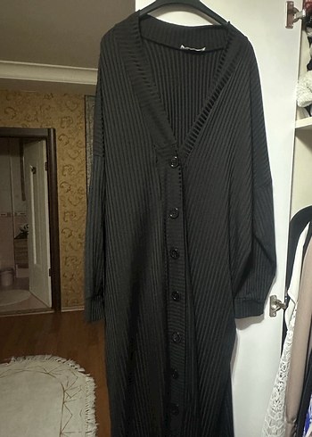 Düğmeli Uzun Siyah Kadın Hırka - Görsel 2