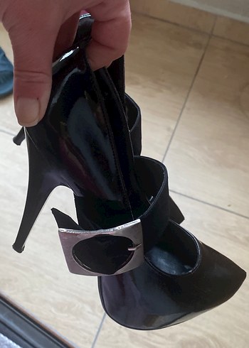 Siyah Rugan Tokalı Topuklu Stiletto - Görsel 4