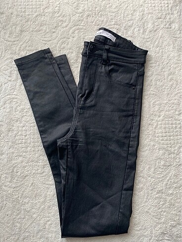 Bershka siyah dar pantolon