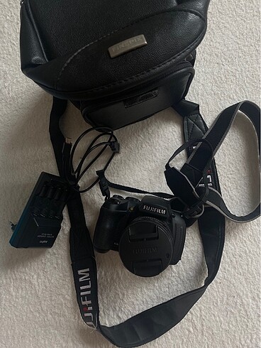 FUJİFILM HS28