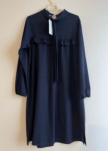 Uzun Lacivert Fırfırlı Yüksek Yakalı Elbise - Görsel 2