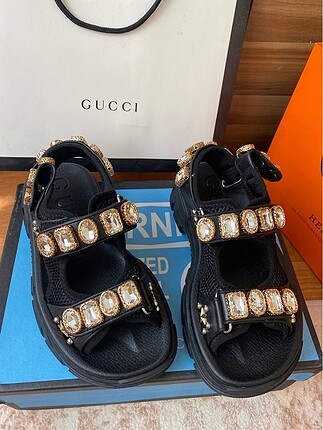 Gucci Sandalet Gucci Sandalet %20 İndirimli - Gardrops