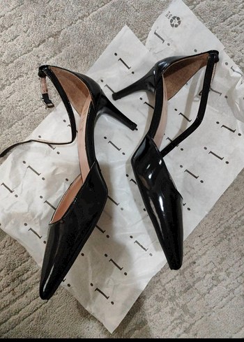 Parlak Siyah Rugan Stiletto - Görsel 2