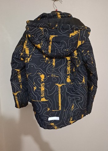 Erkek Çocuk Siyah Sarı Kapüşonlu Fermuarlı Mont - Görsel 2