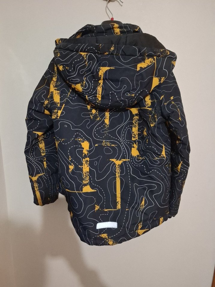 Erkek Çocuk Siyah Sarı Kapüşonlu Fermuarlı Mont - Görsel 2