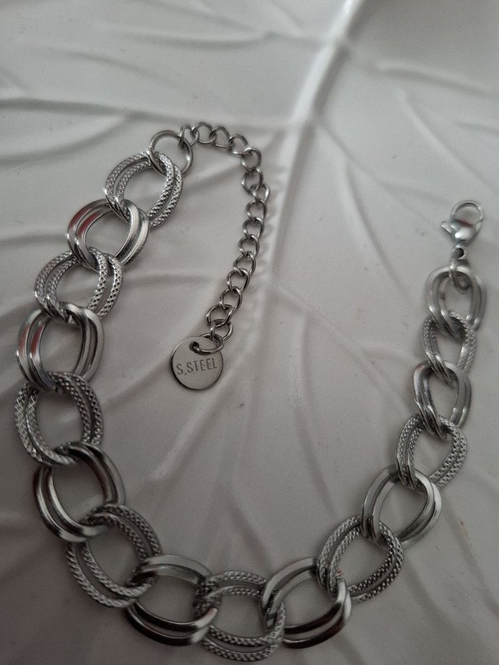 Zincir Detaylı Minimalist Kadın Bileklik - Görsel 3