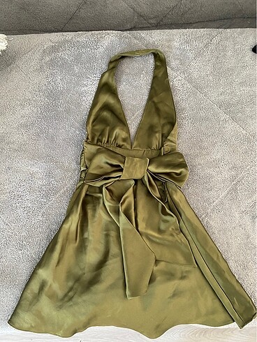 36 Beden Zara halter yaka saten elbise
