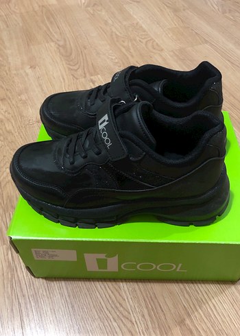 Kız Çocuk Siyah Bağcıklı Spor Ayakkabı - Görsel 2