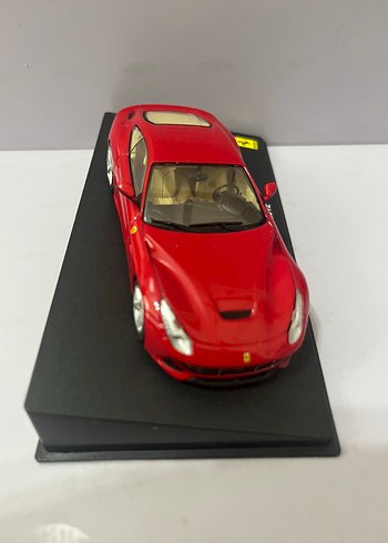 Beden Renk 1:43 Ferrari F12, kırmızı, Altaya