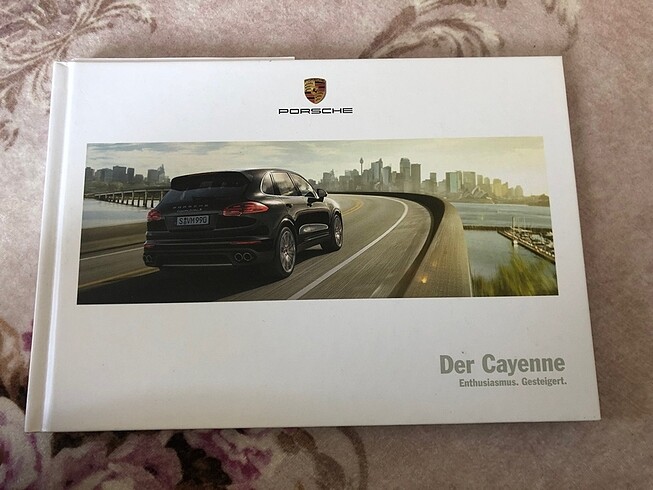 Porsche Cayenne Katalog 04/2016