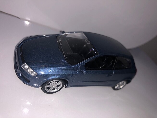 1:43 Fiat Stilo
