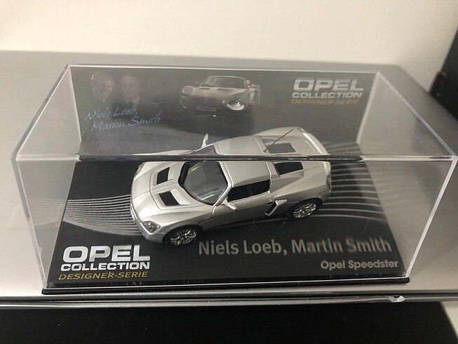 1:43 Opel Speedster, gümüş, üstü kapalı