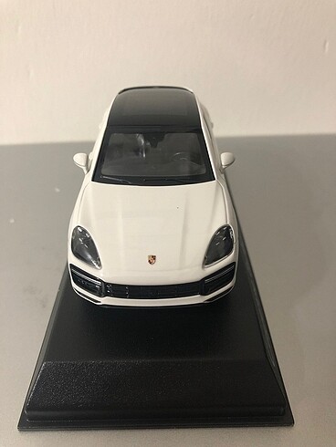  Beden Renk 1:43 Porsche Cayenne Coupe III, Turbo S e-hybrid, 2019, Minicham