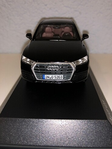  Beden Renk 1:43 Audi Q5, siyah