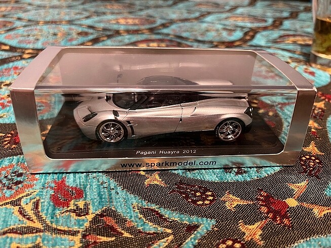 1:43 Pagani Huayra, gümüş, Spark