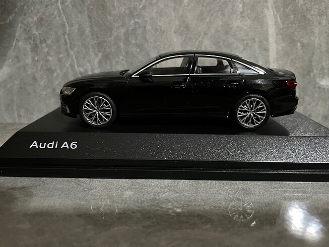 1:43, Audi A6, siyah
