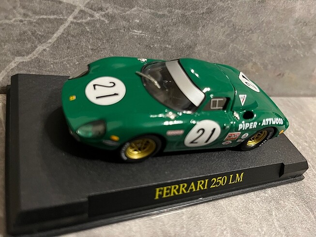 1:43 Ferrari 250 LM, yeşil