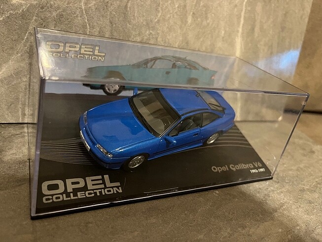  1:43 Opel Calibra, mavi, Altaya