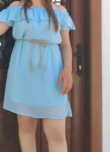 Mavi şifon elbise