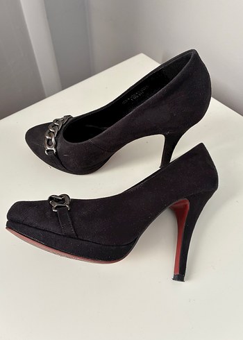 Zincir Detaylı Siyah Süet Topuklu Stiletto - Görsel 2