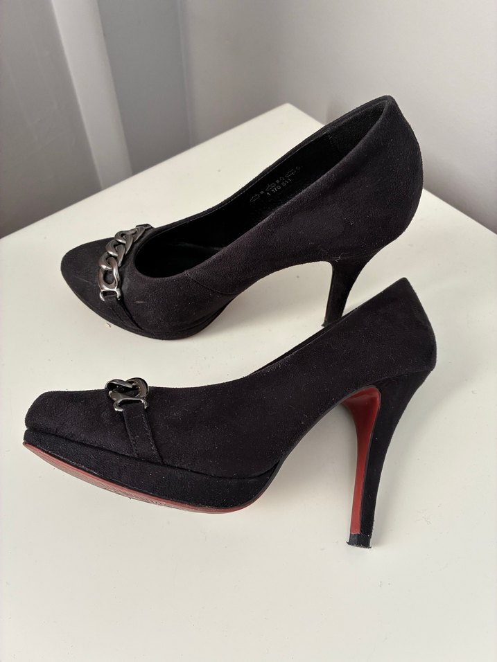 Zincir Detaylı Siyah Süet Topuklu Stiletto - Görsel 2