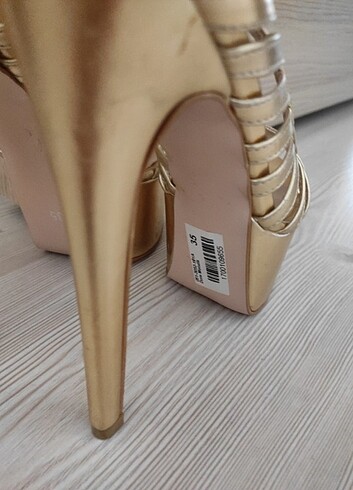Gold ayakkabı 
