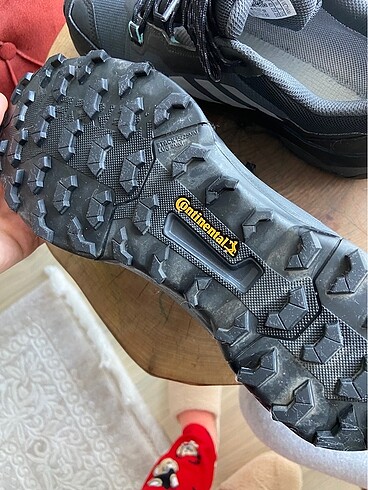 40 Beden siyah Renk Adidas terrex yürüyüş ayakkabısı