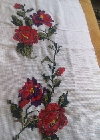 Çiçek Desenli Nakışlı El İşi Kumaş