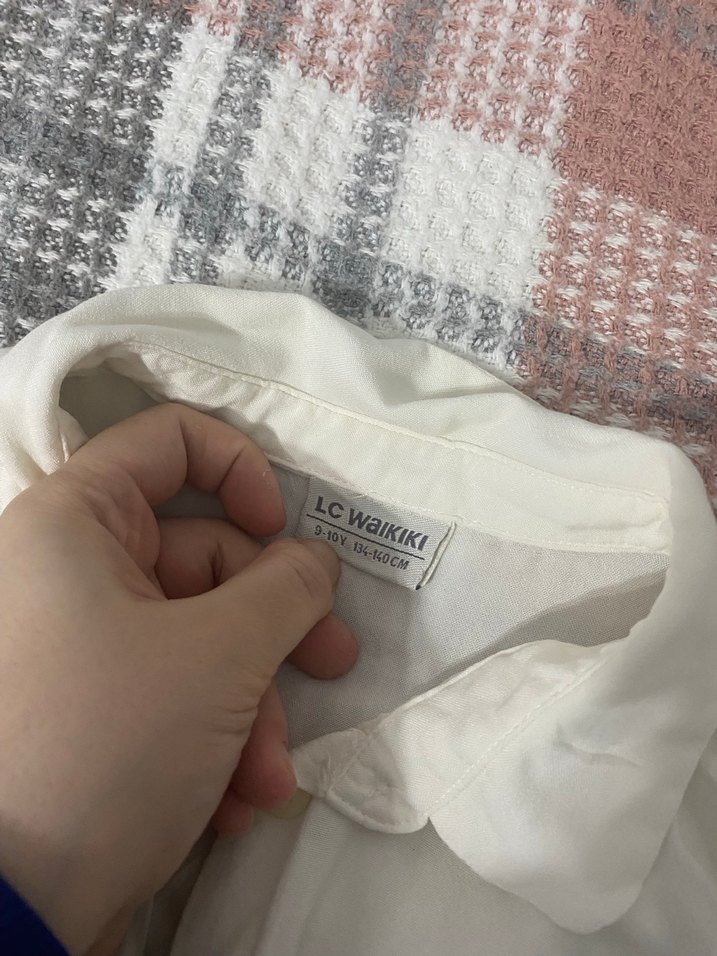 Düğmeli Kolsuz Beyaz Keten Gömlek - Görsel 3