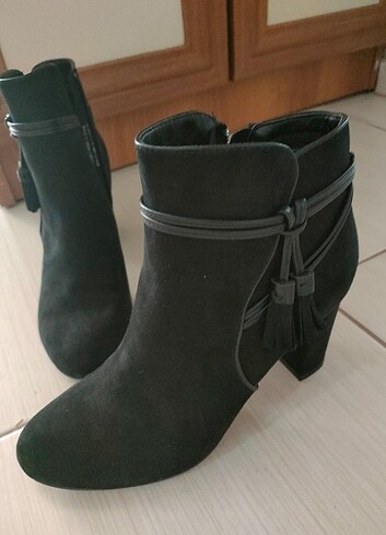 Deichmann bot