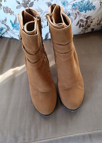 Kahverengi Süet Tokalı Kadın Bot - Görsel 6