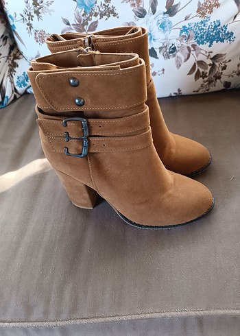 Kahverengi Süet Tokalı Kadın Bot - Görsel 4