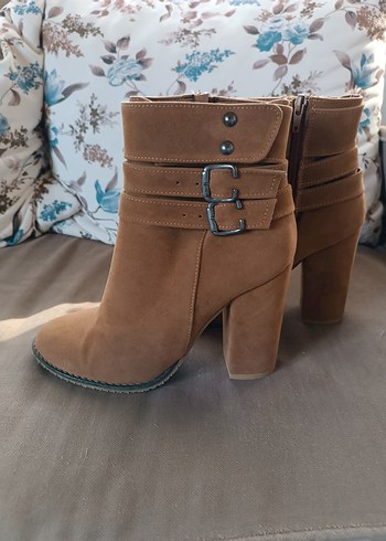 Kahverengi Süet Tokalı Kadın Bot - Görsel 5