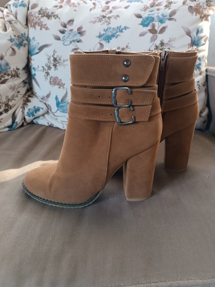 Kahverengi Süet Tokalı Kadın Bot - Görsel 5