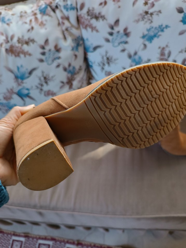 Kahverengi Süet Tokalı Kadın Bot - Görsel 2