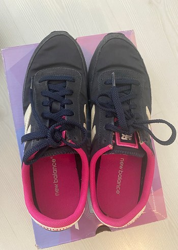 New Balance 410 Lacivert Kadın Spor Ayakkabı - Görsel 3