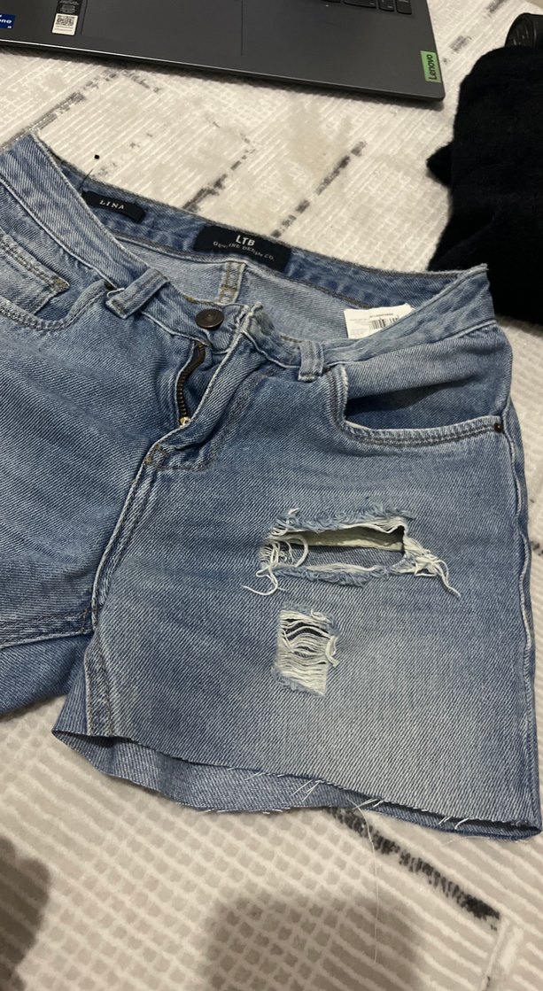 Kadın Mavi Kemerli Mini Denim Şort - Görsel 3
